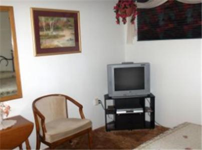 Hillside Inn Пембрук Екстериор снимка